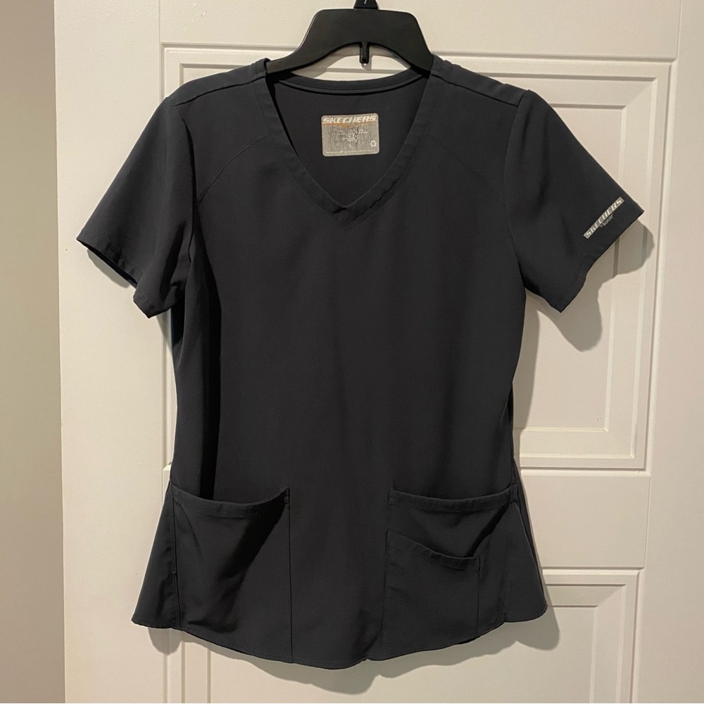 Skechers Women's Pewter V-Neck scrub top small